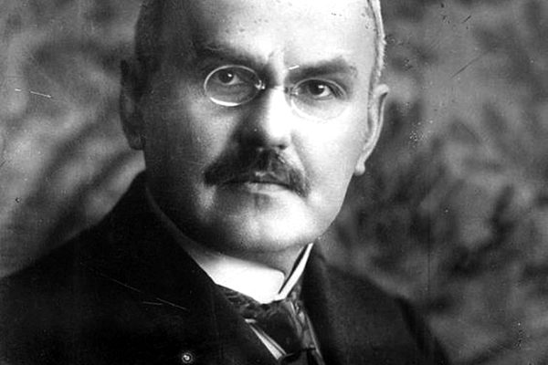Fotografia przedstawia Władysława Grabskiego.